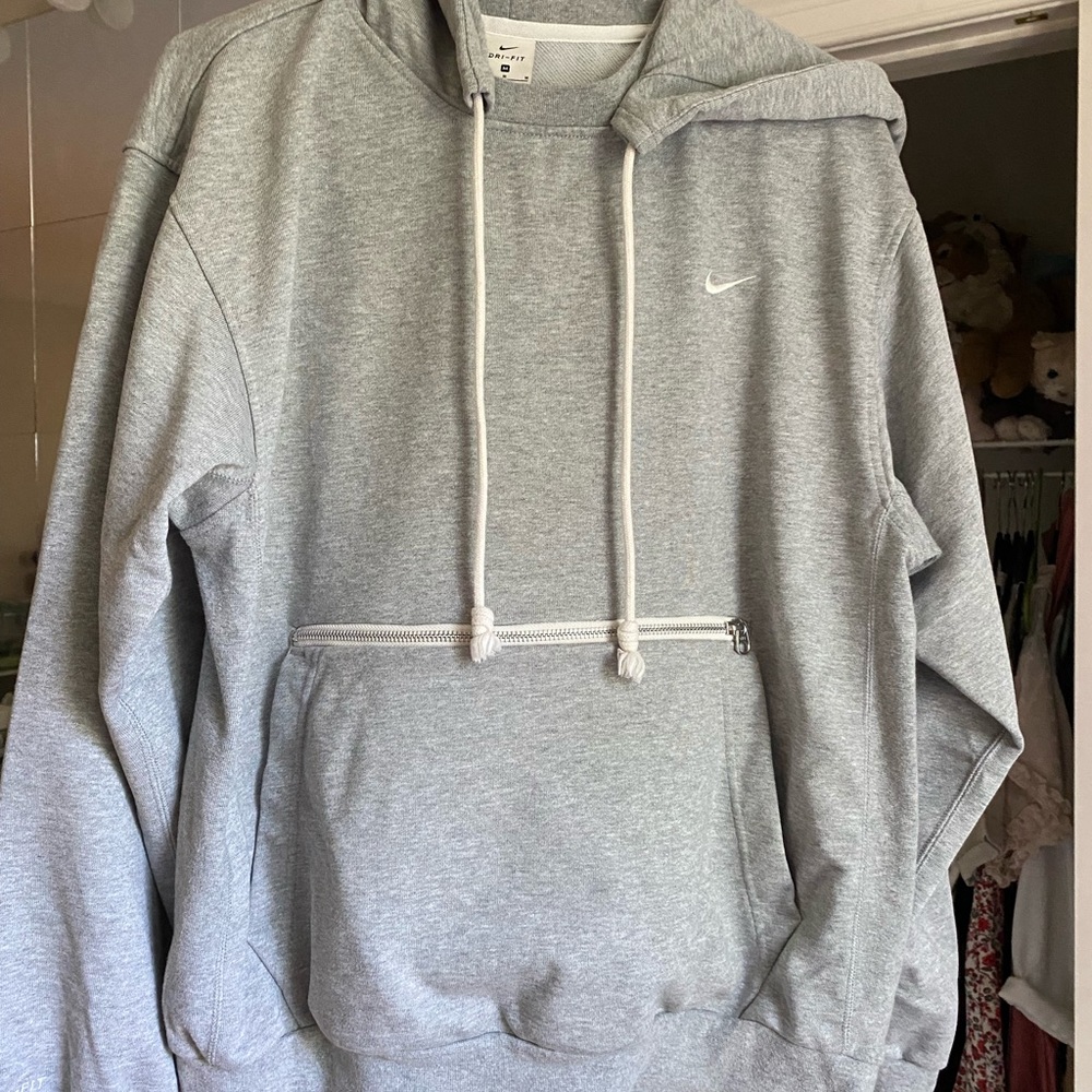 Nike Standard Issue Men’s Pullover Hoodie Dri Fit